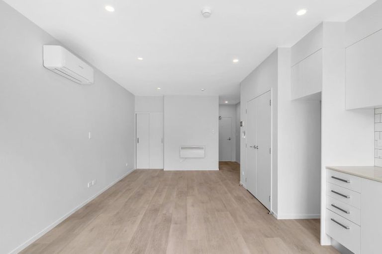 Photo of property in 25/g04 Potter Avenue, Northcote, Auckland, 0627