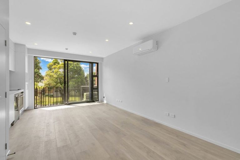 Photo of property in 25/g04 Potter Avenue, Northcote, Auckland, 0627