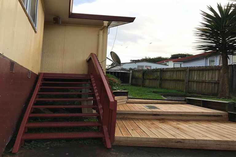 Photo of property in 2/74 Palmers Road, Clendon Park, Auckland, 2103
