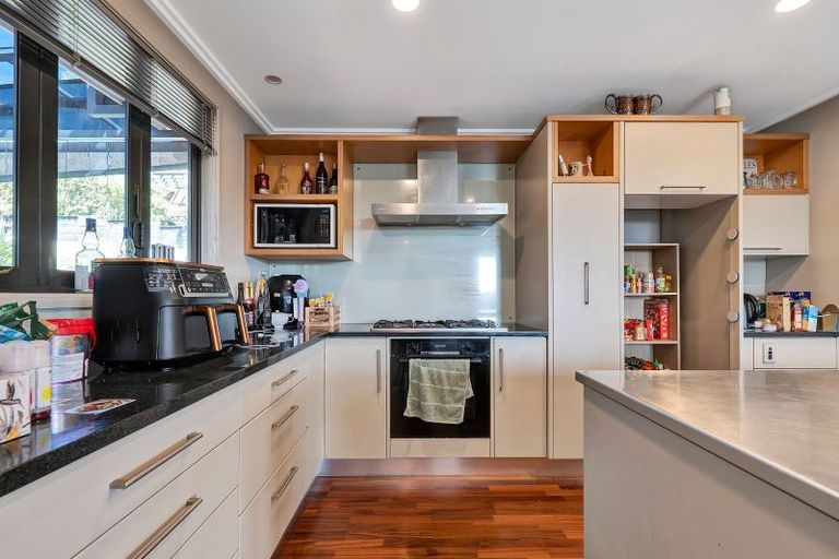 Photo of property in 204 Heta Road, Merrilands, New Plymouth, 4312