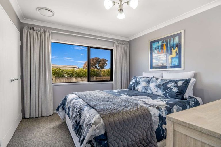 Photo of property in 19a Kawaha Point Road, Fairy Springs, Rotorua, 3015