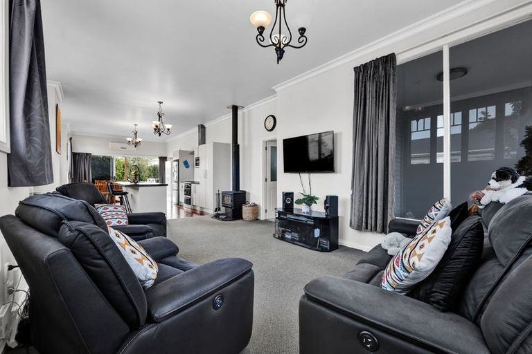 Photo of property in 401 Waihi Road, Normanby, Hawera, 4614