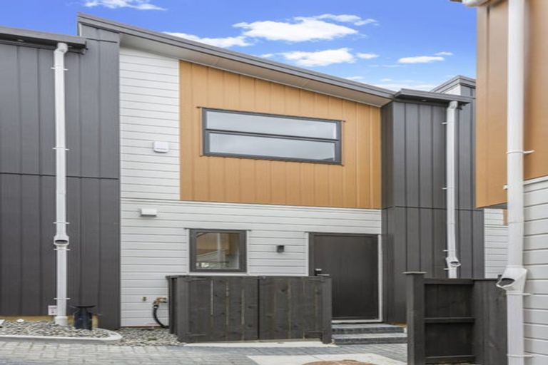 Photo of property in 8/10 Newington Road, Henderson, Auckland, 0612