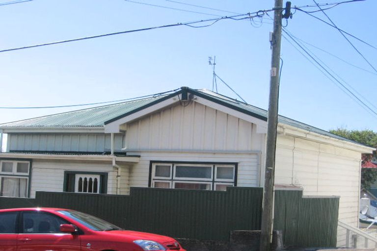 Photo of property in 19 Nairn Street, Mount Cook, Wellington, 6011