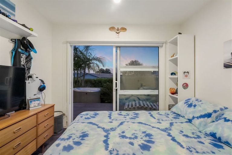 Photo of property in 2 Miran Lane, Red Beach, 0932