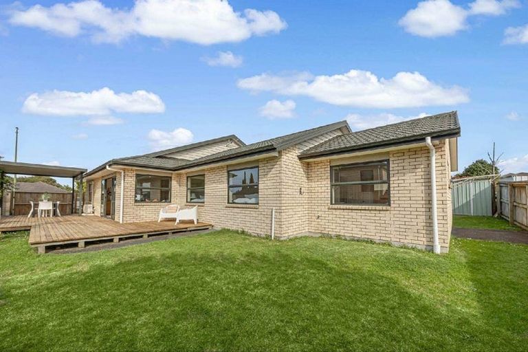 Photo of property in 10 Bonny Crescent, Massey, Auckland, 0614