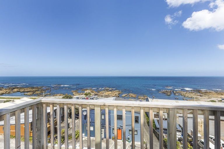Photo of property in 11/410 The Esplanade, Island Bay, Wellington, 6023