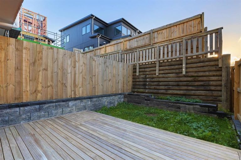 Photo of property in 6 Lawson Creek Street, Massey, Auckland, 0614
