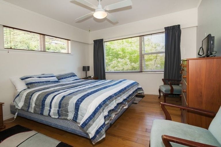 Photo of property in 2 Volkner Grove, Waterloo, Lower Hutt, 5011