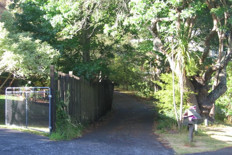 Photo of property in 8 Trelawny Place, Hillcrest, Auckland, 0627