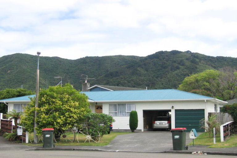 Photo of property in 16 Seattle Grove, Totara Park, Upper Hutt, 5018