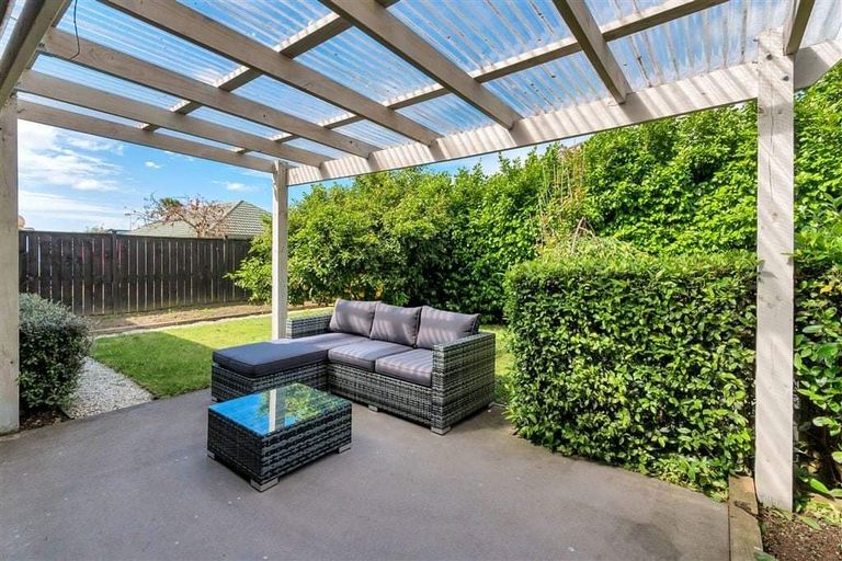 Photo of property in 12/58 Manuroa Road, Takanini, 2112