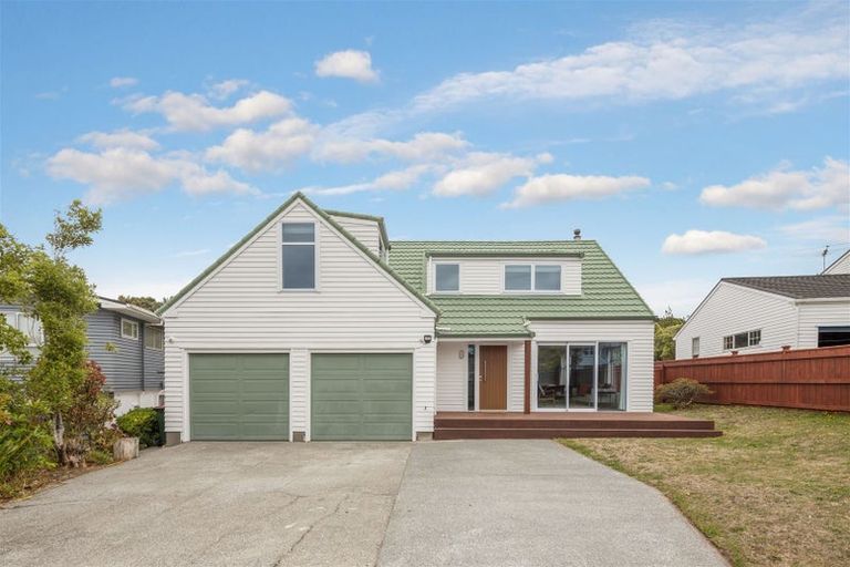 Photo of property in 27 Caesars Place, Churton Park, Wellington, 6037