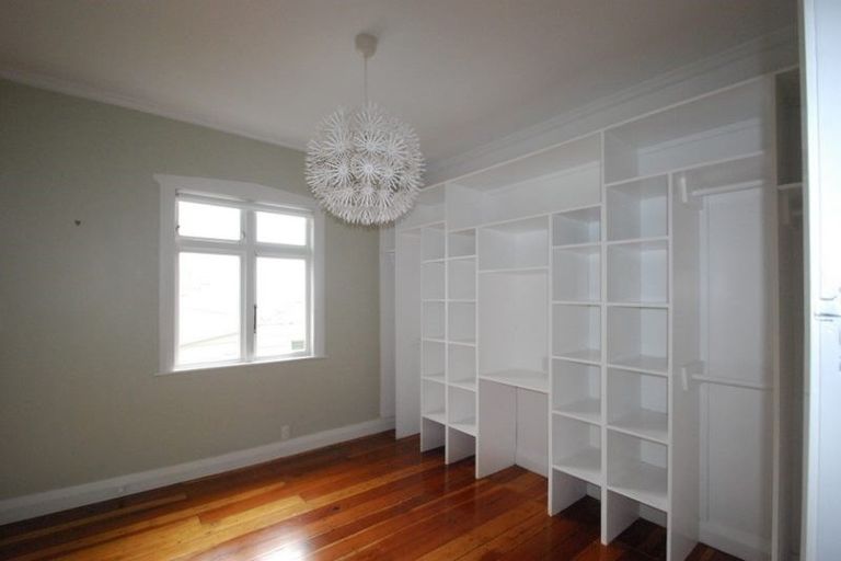 Photo of property in 18 Carrington Street, Mount Cook, Wellington, 6021