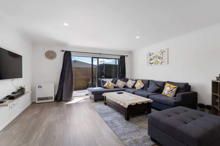 Photo of property in 19/9u Surrey Street, Tawa, Wellington, 5028