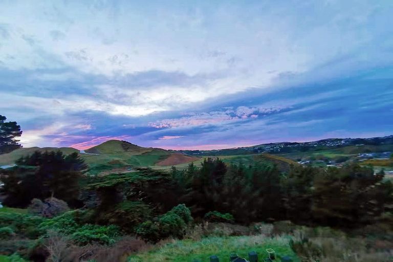 Photo of property in 24 Melksham Drive, Churton Park, Wellington, 6037