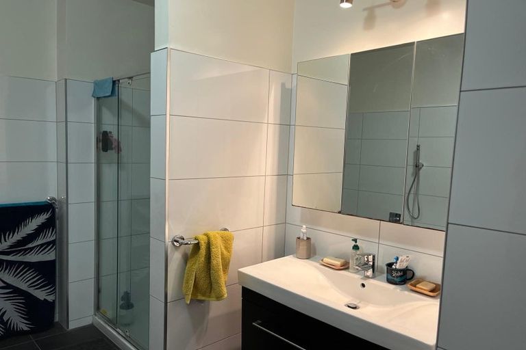 Photo of property in 25u5 Home Street, Mount Victoria, Wellington, 6011