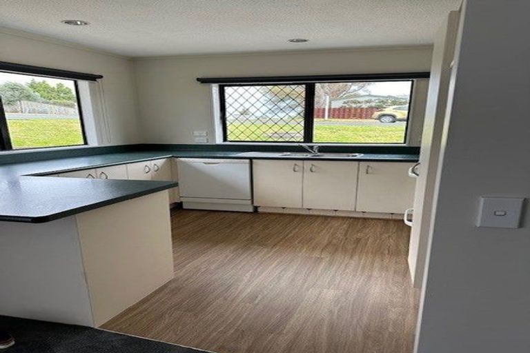 Photo of property in 23 Martin Road, Paraparaumu Beach, Paraparaumu, 5032