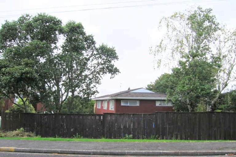 Photo of property in 42 Shetland Street, Glen Eden, Auckland, 0602