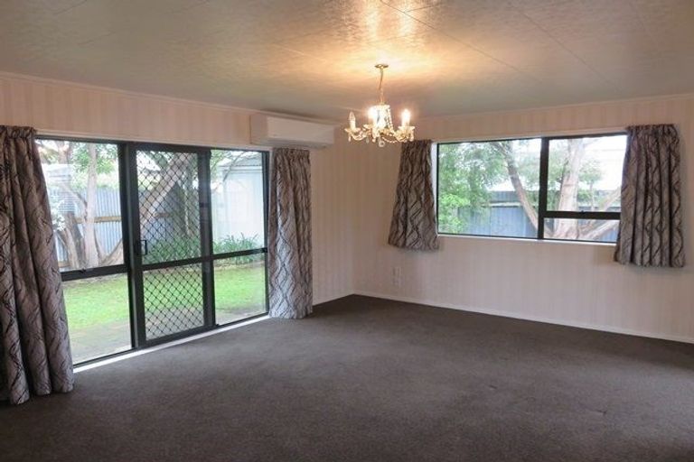 Photo of property in 12a Somerset Crescent, Highbury, Palmerston North, 4412