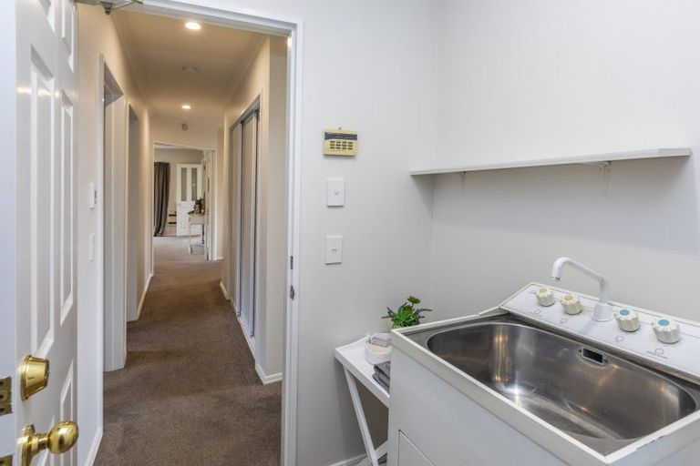 Photo of property in 129 Avonhead Road, Avonhead, Christchurch, 8042