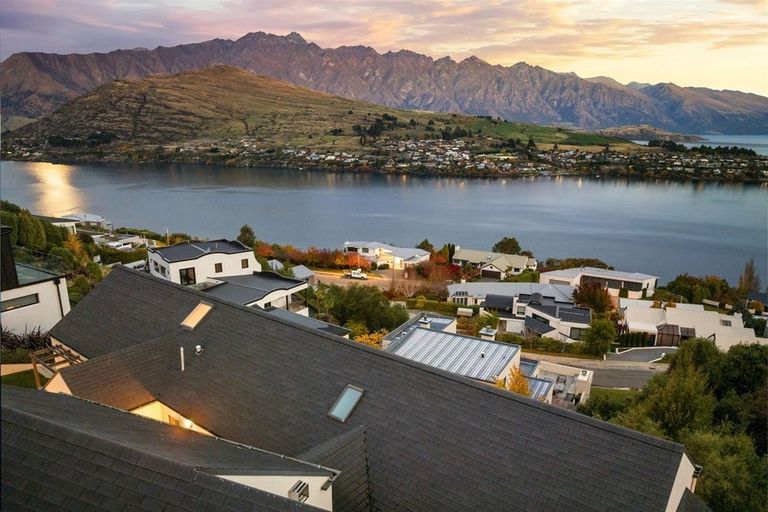Photo of property in 94 Hensman Road, Queenstown, 9300