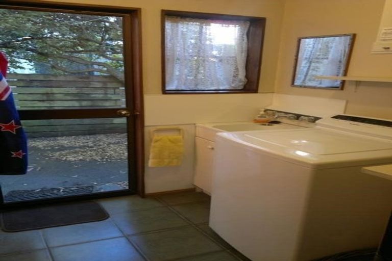 Photo of property in 2/104 Mokoia Road, Birkenhead, Auckland, 0626