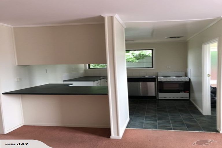 Photo of property in 4 Moxham Grove, Massey, Auckland, 0614