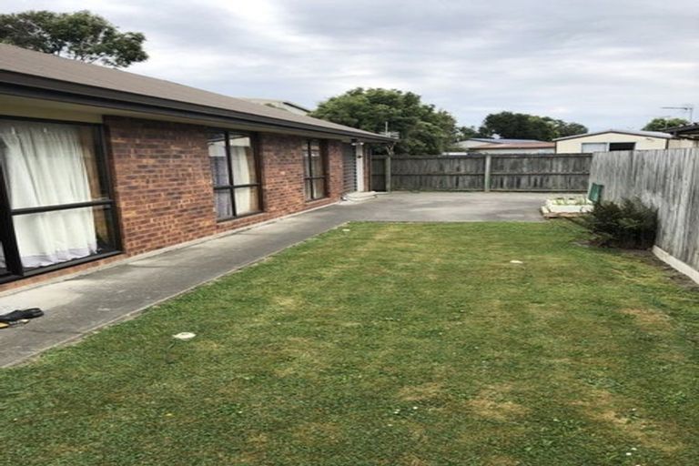 Photo of property in 27 Castile Place, Belfast, Christchurch, 8051