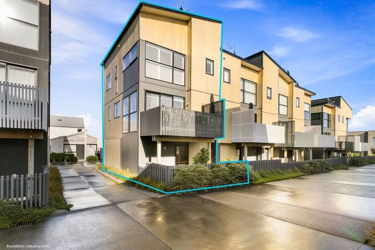 Photo of property in 12 Pheasant Lane, Hobsonville, Auckland, 0616