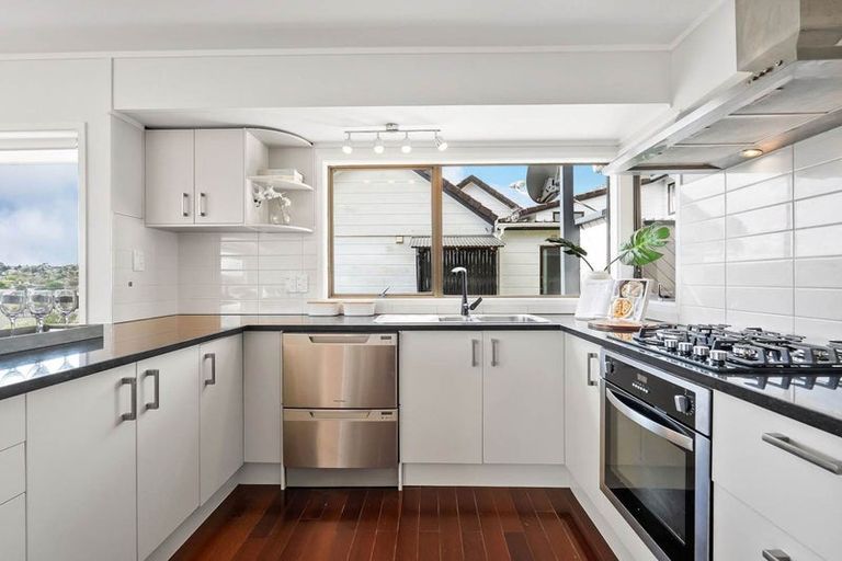 Photo of property in 59 Kennedy Avenue, Forrest Hill, Auckland, 0620