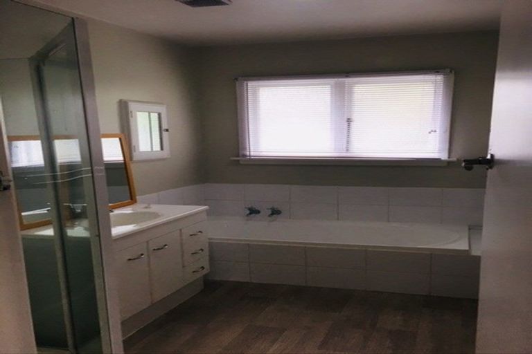 Photo of property in 10 Springhill Street, Avonhead, Christchurch, 8042