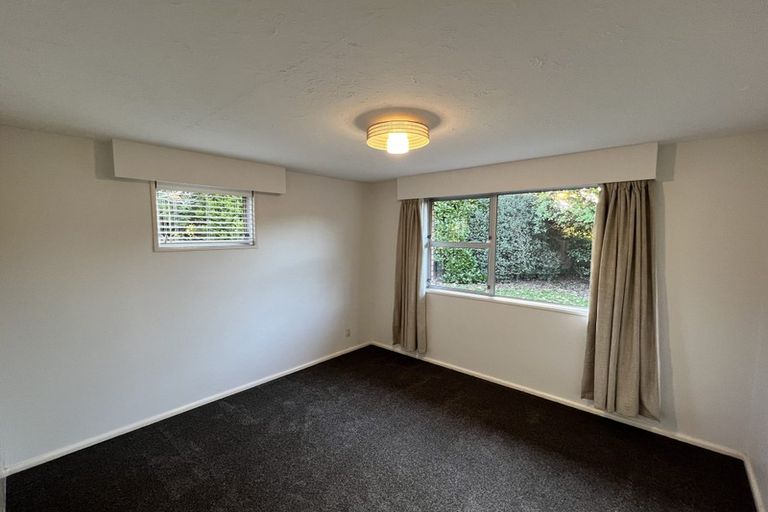 Photo of property in 12 Parkview Place, Avonhead, Christchurch, 8042