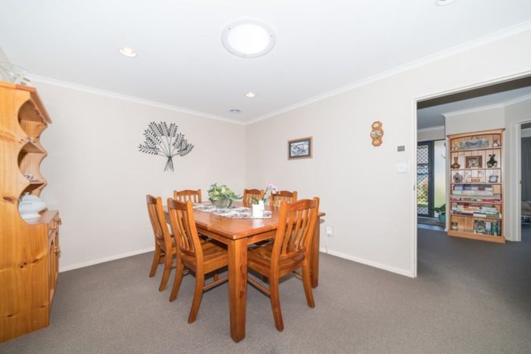 Photo of property in 53 Geneva Terrace, Kelvin Grove, Palmerston North, 4414