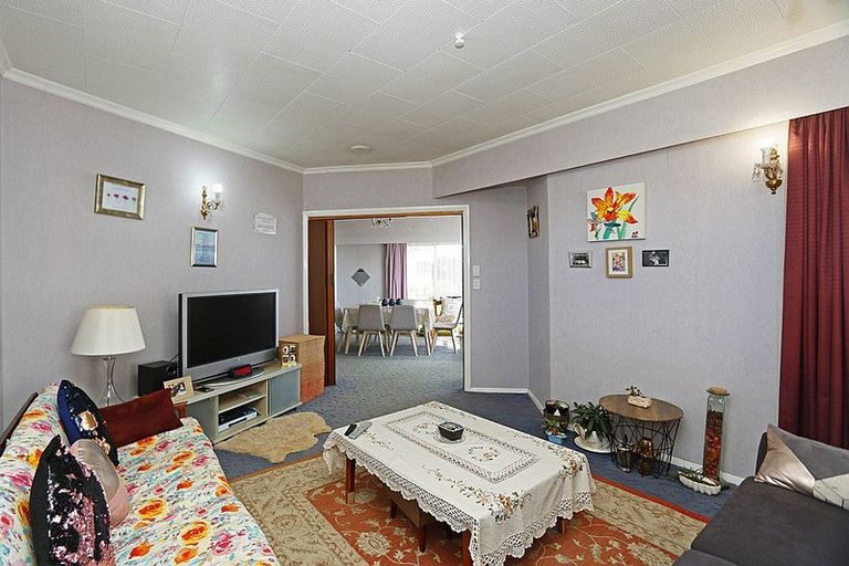 Photo of property in 128 Waihi Road, Hawera, 4610