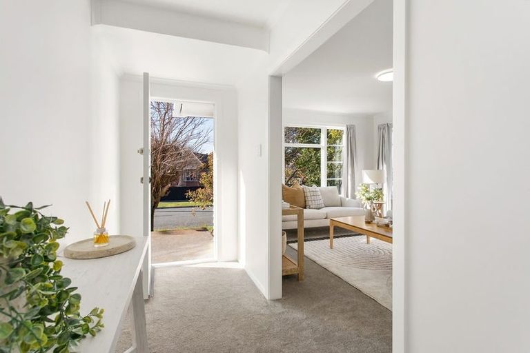 Photo of property in 4 Lucienne Place, Hillsborough, Christchurch, 8022