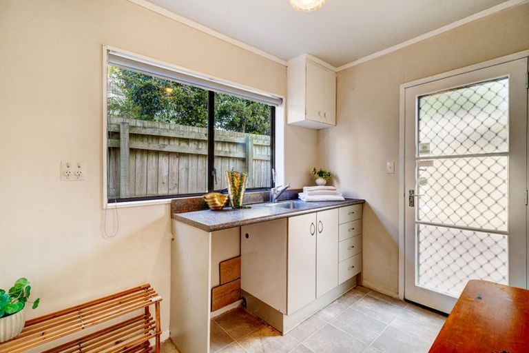 Photo of property in 2/14 Chip Grove, Sunnyhills, Auckland, 2010