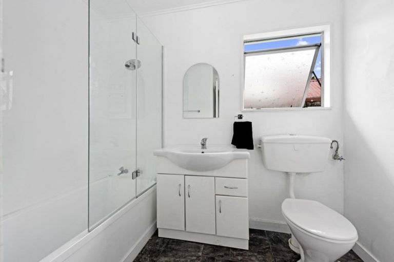 Photo of property in 8 Mokopuna Grove, Stokes Valley, Lower Hutt, 5019