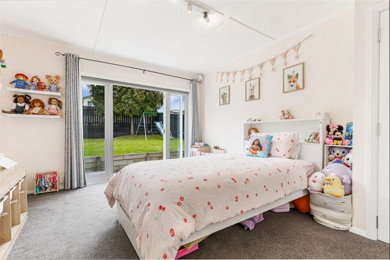 Photo of property in 91 Don Buck Road, Massey, Auckland, 0614