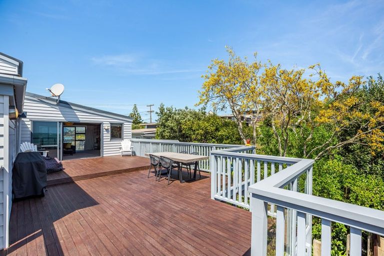 Photo of property in 45 Mana View Road, Paremata, Porirua, 5026