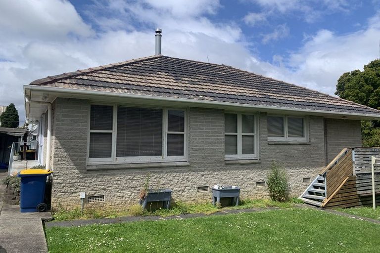 Photo of property in 90 Matipo Road, Te Atatu Peninsula, Auckland, 0610
