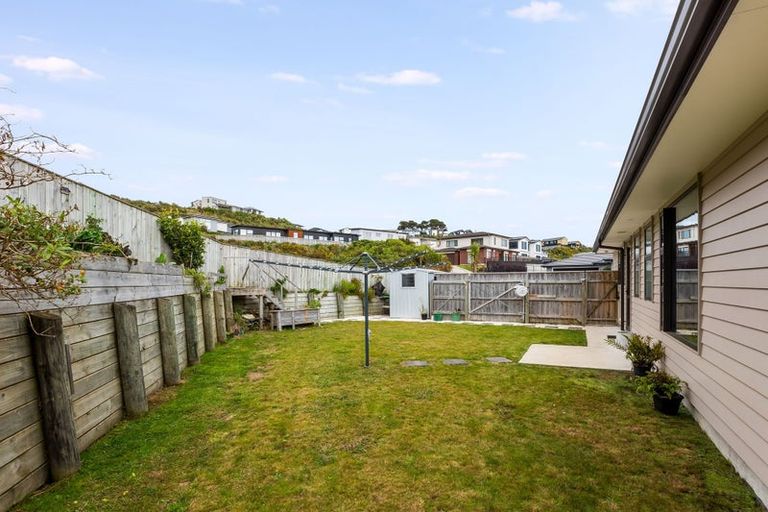 Photo of property in 5 Waitaria Terrace, Aotea, Porirua, 5024