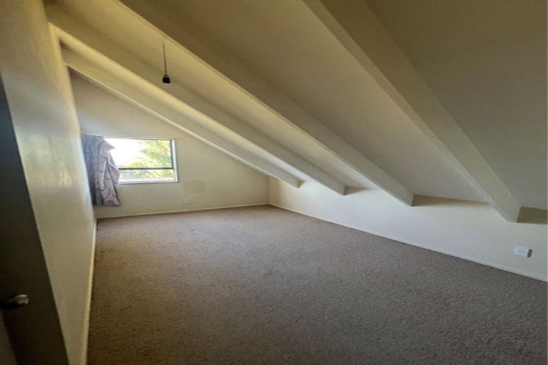 Photo of property in 29 Momorangi Crescent, Redwood, Christchurch, 8051