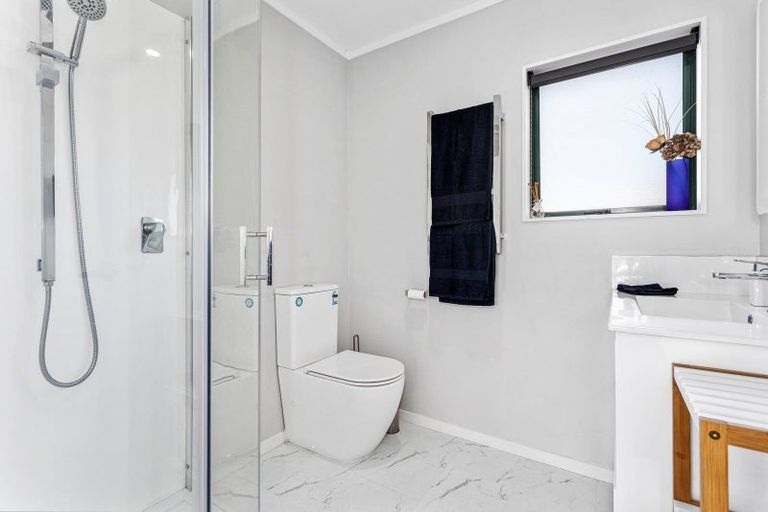 Photo of property in 16 Edgewater Grove, Whakatane, 3120