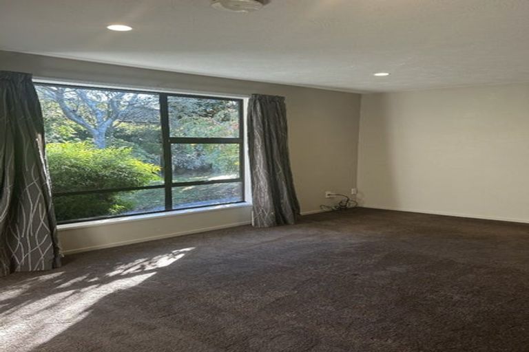 Photo of property in 34 Regency Crescent, Redwood, Christchurch, 8051