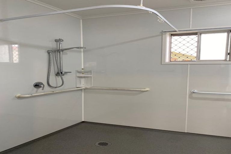 Photo of property in 3/2 Mickle Street, Te Atatu South, Auckland, 0610