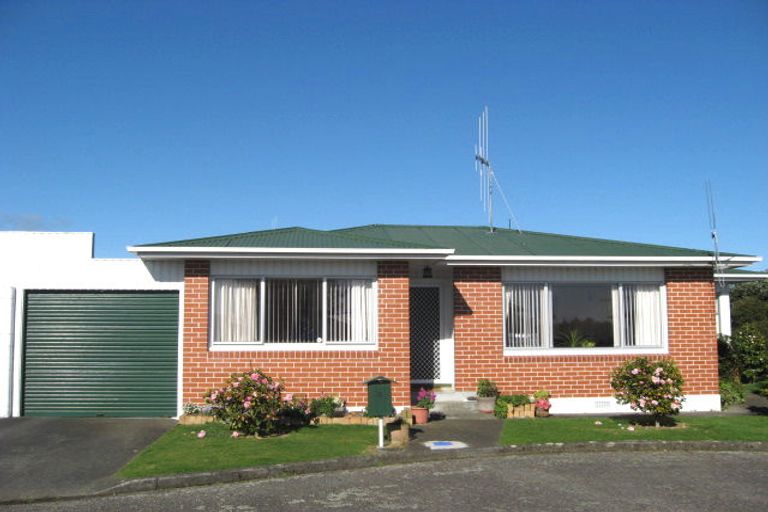 Photo of property in 4 Eton Place, Levin, 5510
