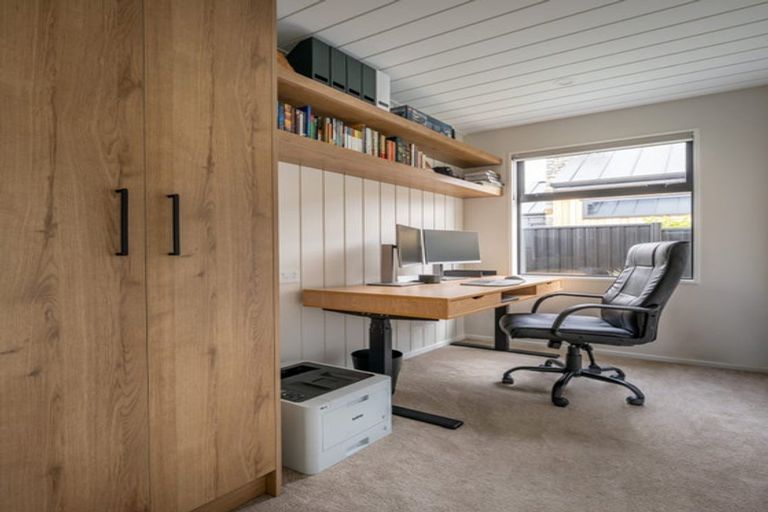 Photo of property in 60 Farrant Drive, Wanaka, 9305