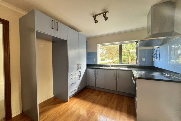 Photo of property in 16 City View Terrace, Birkenhead, Auckland, 0626