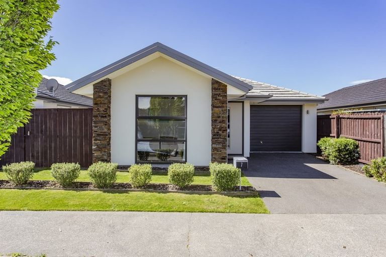 Photo of property in 7 Robalan Close, Halswell, Christchurch, 8025